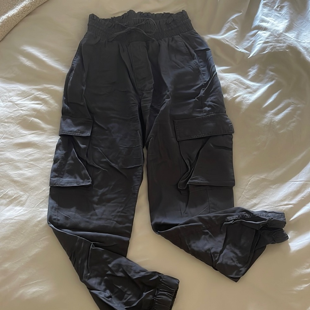 NWT Abercrombie & Fitch Gray Cargo Joggers Size Small Tall